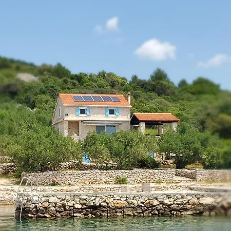 Vitanese With A Well-protected Harbour