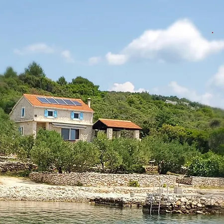 Vitanese With A Well-protected Harbour